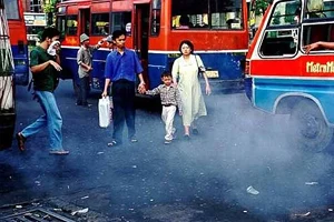 Traffic air pollution in infancy impairs lung function in kids
