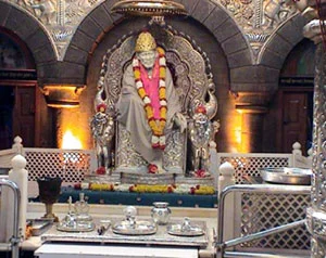 Auction of offerings to Shirdi Saibaba