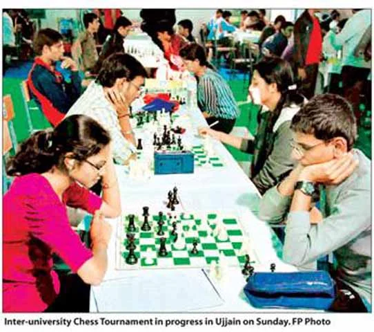 Chess tourney: Host, M’rashtra varsities maintain lead