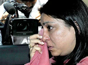 Priya Dutt talks of moving state Guv for pardon