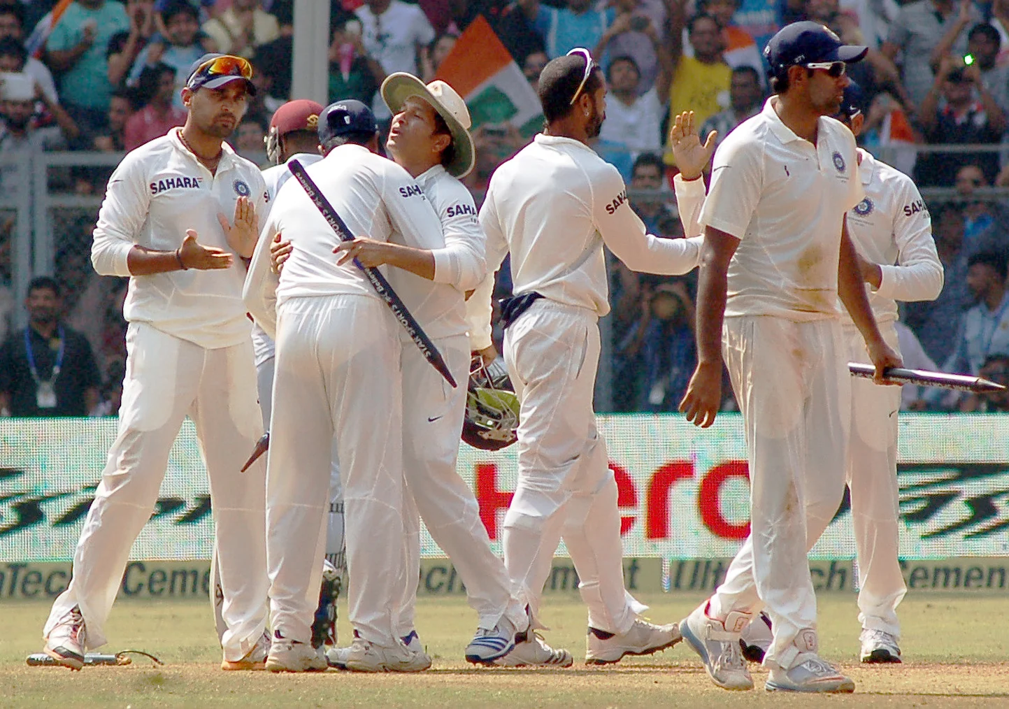 India gifts Test series to Tendulkar