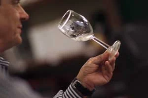 n Diageo offers to sell most of Whyte & Mackay’s ops<br />n Diageo plans to keep 2 Whyte & Mackay distilleries<br />n Office of Fair Trading probing Diageo’s United Spirits buy