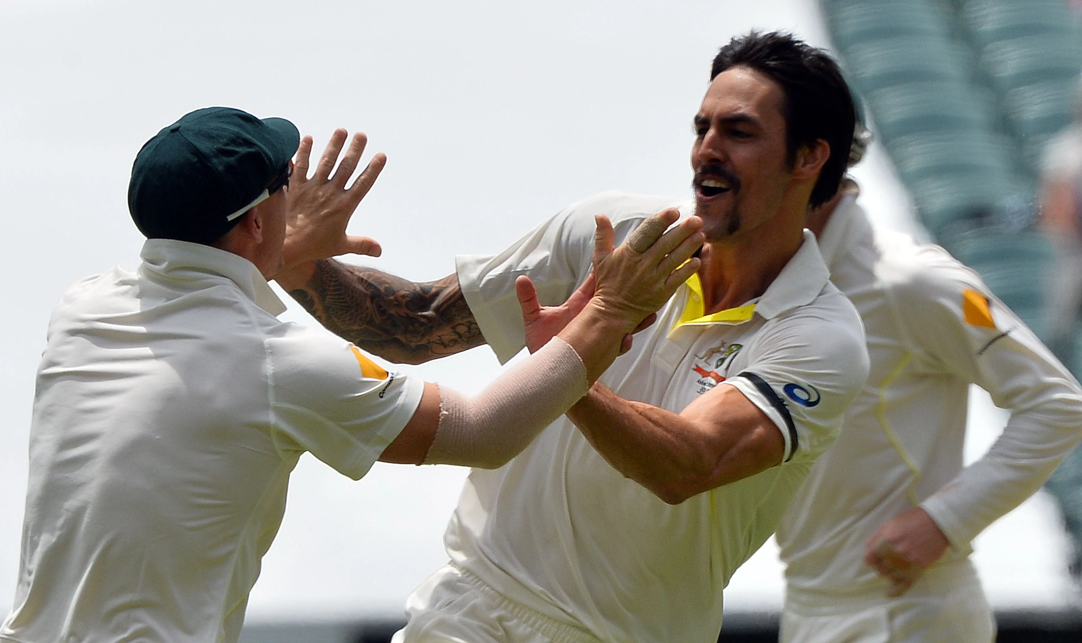 England not scared of Johnson, says Flower