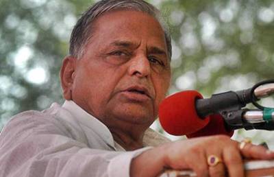 Chief minister, step up, Mulayam Singh tells son Akhilesh Yadav