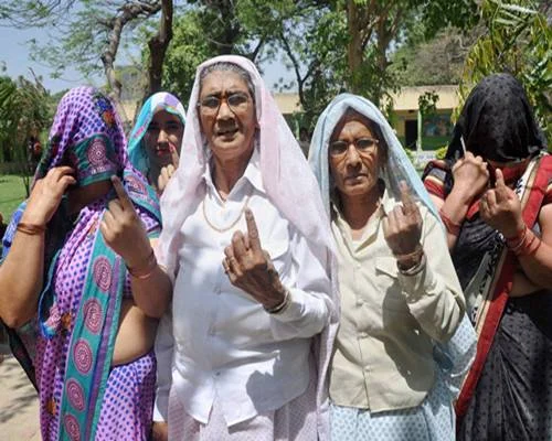 P: 39.76 pc voting till 2 PM, poll boycott at few seats