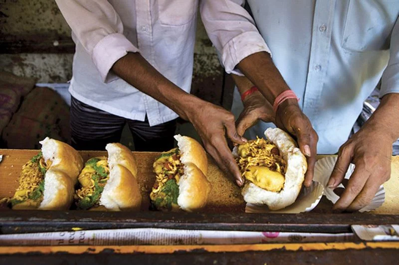 Ashok vada pav<br />Picture credits: travelfoodindia.com