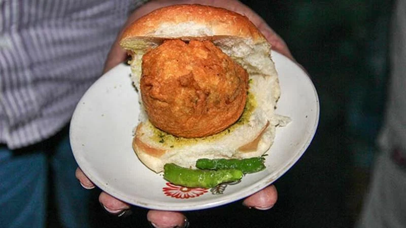 Graduate vada pav Picture Credits: travelindia.com