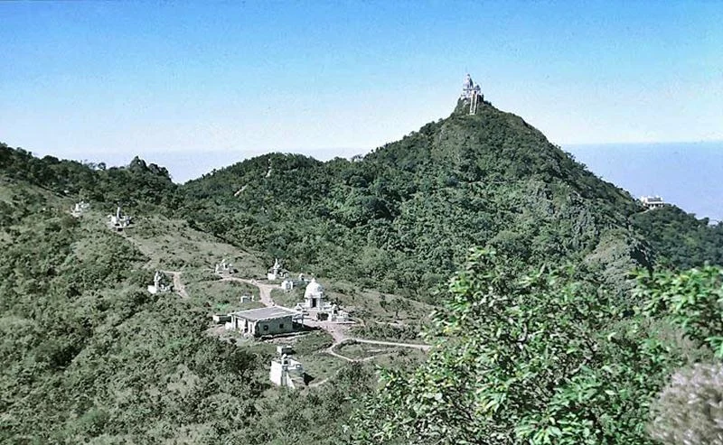 Parasnath Hills<br />Picture credits: travelwithdarshik.wordpress.com