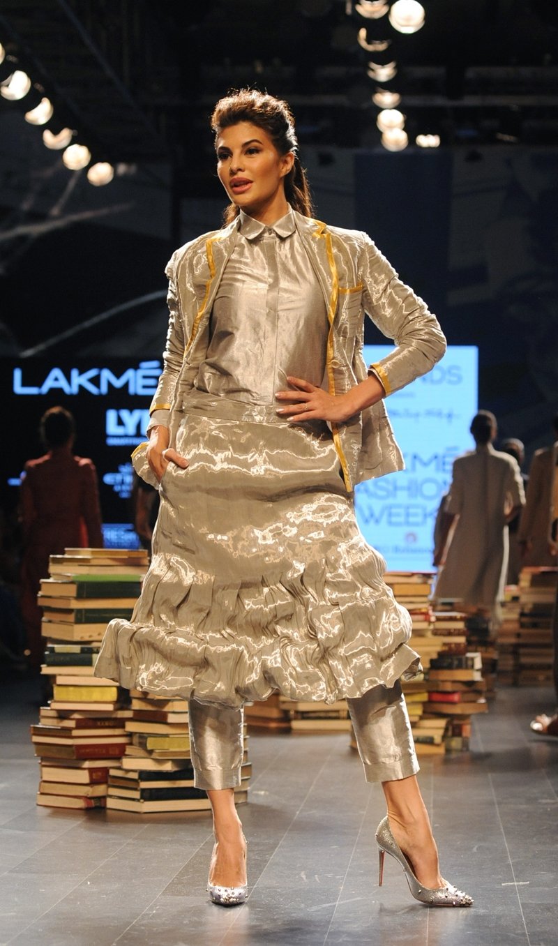 Sri Lankan Bollywood actress Jacqueline Fernandez showcases a creation by designer Rajesh Pratap Singh during the Lakme Fashion Week (LFW) Winter/Festive 2016.
