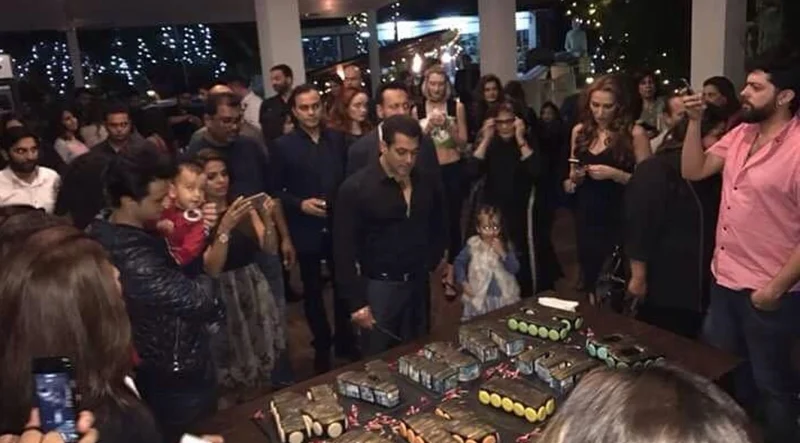 Happy Birthday Salman Khan, Panvel farm house party pics, celebs greetings