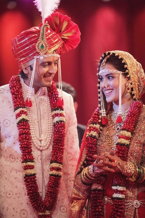 Aishwarya to Kareena: 8 expensive wedding attires worn by Bollywood actresses on their wedding day