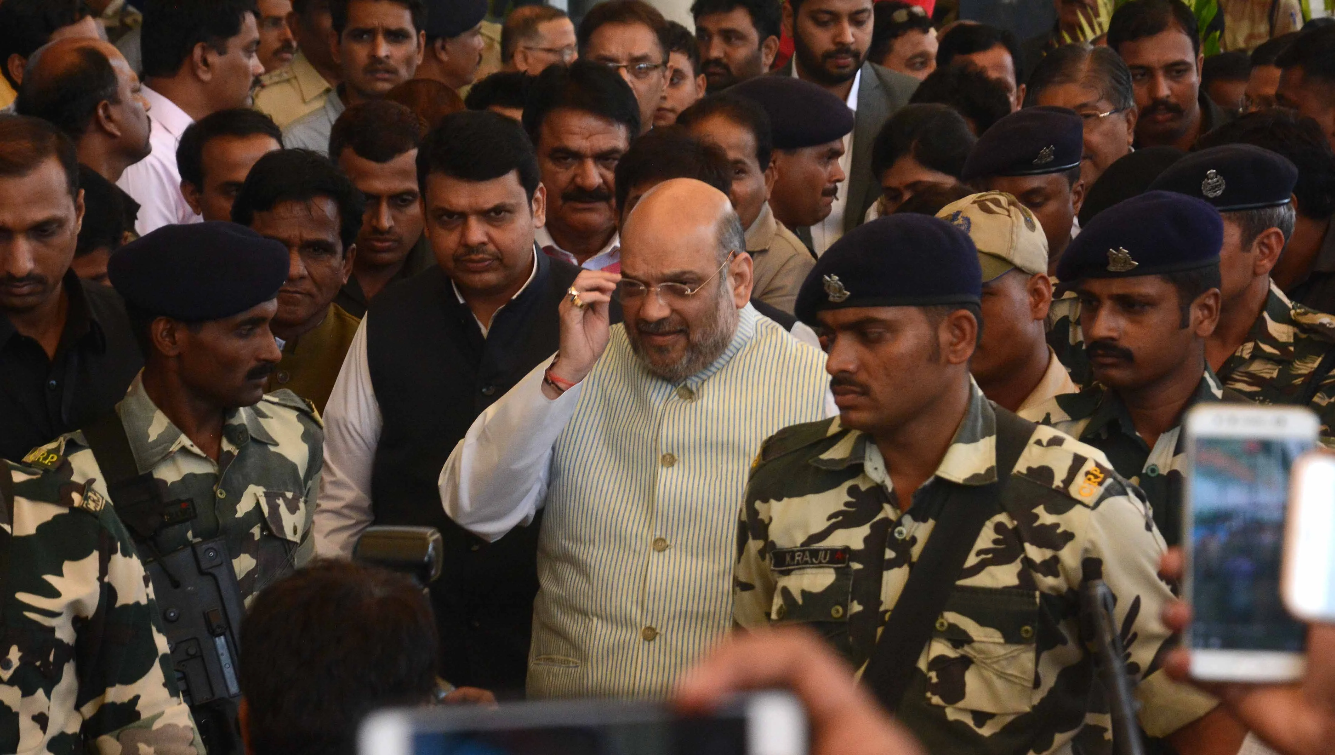 Mumbai: Bharatiya Janata Party (BJP) National President Amit Shah arrival in Mumbai party workers warm Welcome at Domestic airport Mumbai. Photo by BL SONI