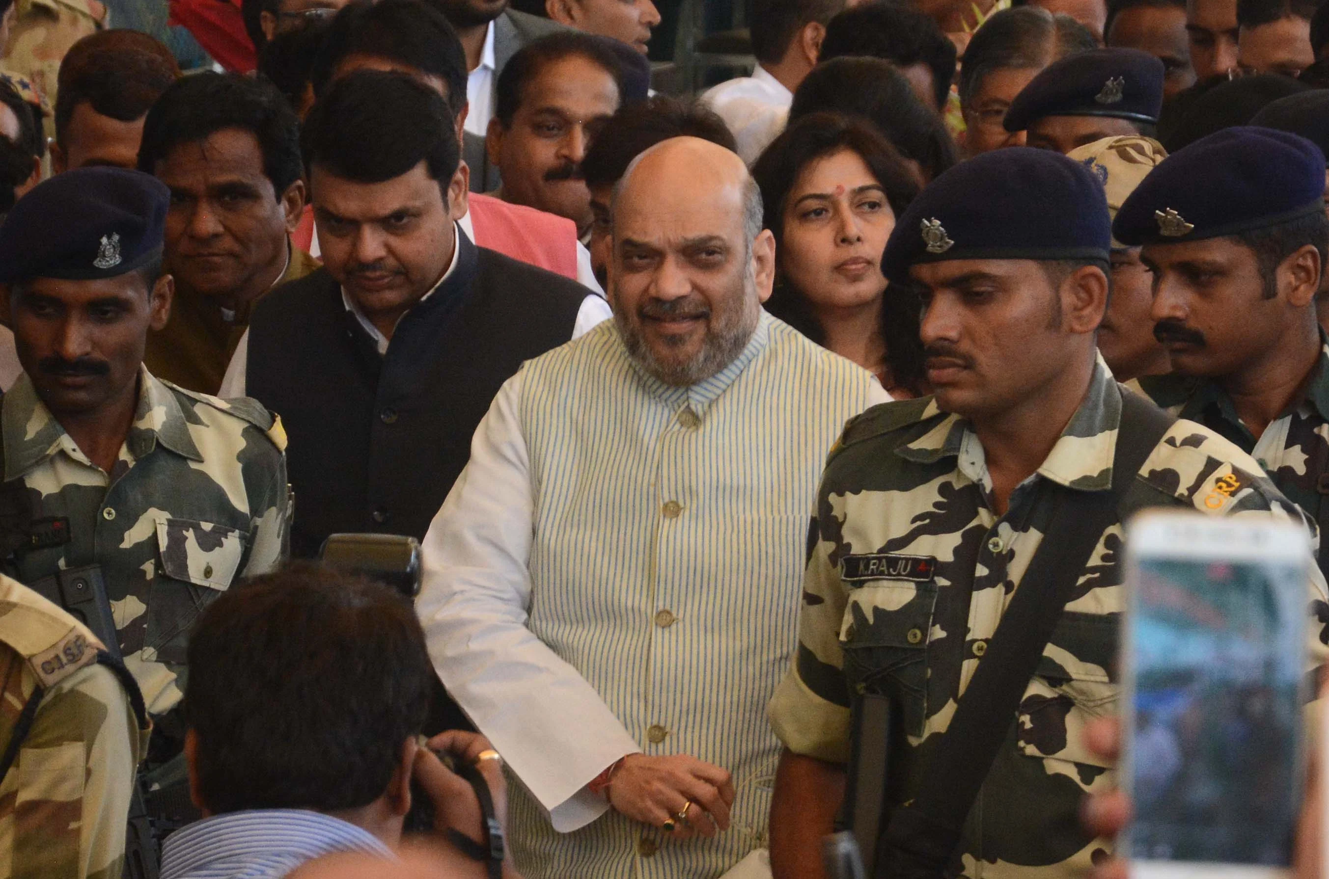 Mumbai: Bharatiya Janata Party (BJP) National President Amit Shah arrival in Mumbai party workers warm Welcome at Domestic airport Mumbai. Photo by BL SONI
