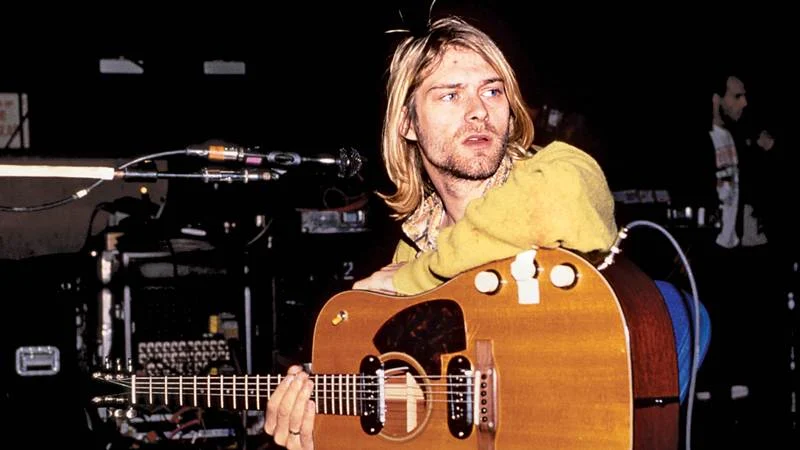 These famous singers lost the battle of life by succumbing to inner demons