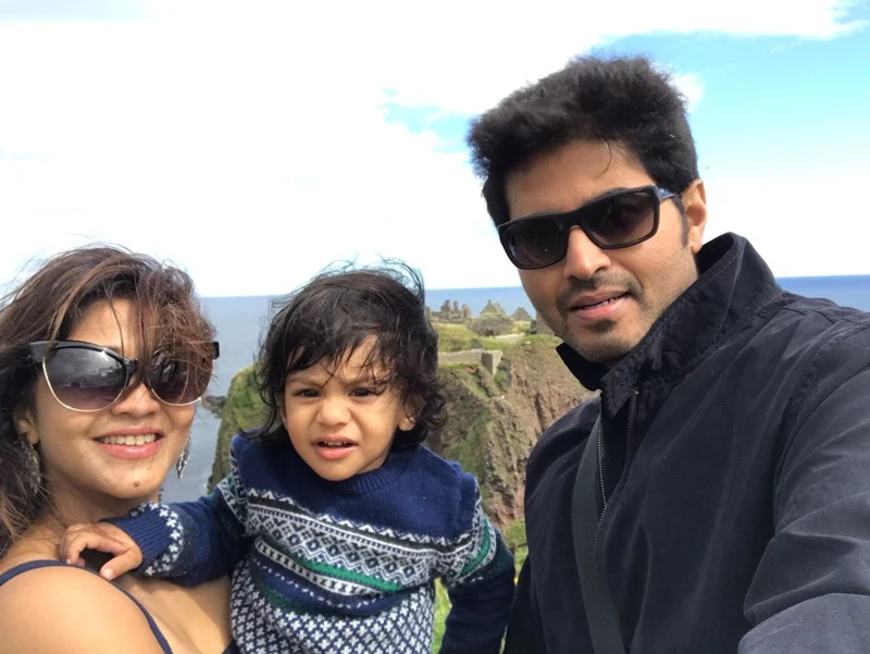 In Pictures: Amrapali Gupta enjoying at London with Husband Yash Sinha!