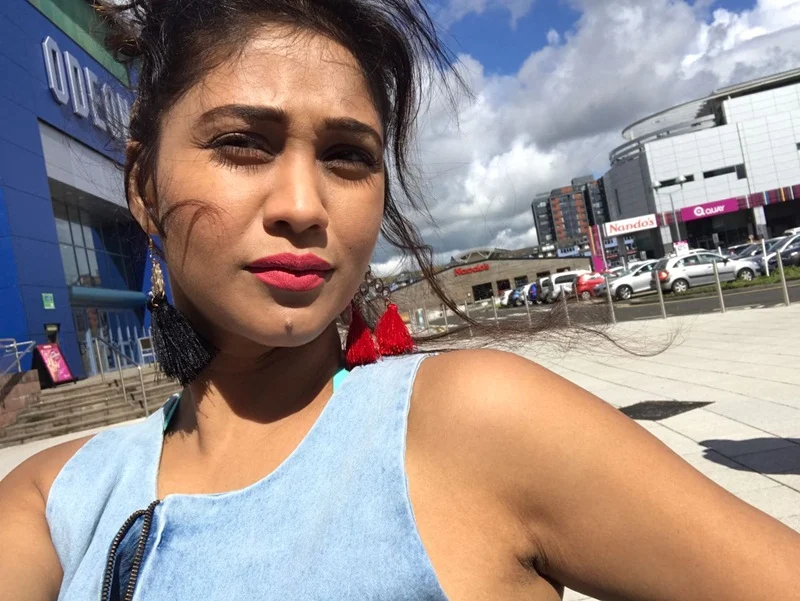 In Pictures: Amrapali Gupta enjoying at London with Husband Yash Sinha!