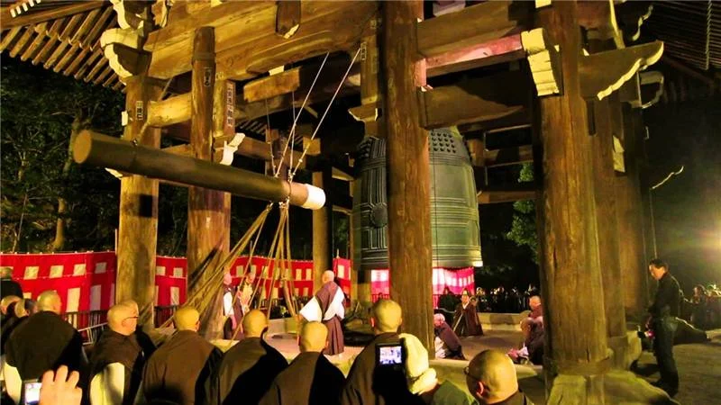 New Year 2018: Unique New Year’s Eve tradition celebrated across the world