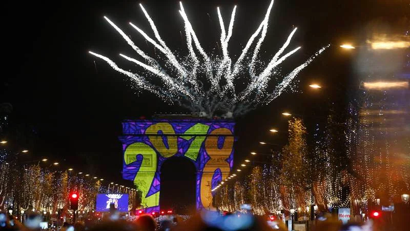 Paris : A firework explodes over the Arc de Triomphe as part of the New Year celebrations on the Champs Elysees, in Paris, France, Monday, Jan. 1, 2018.AP/PTI