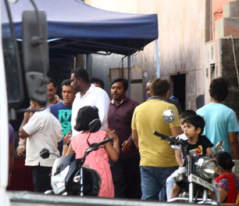 Race 3: Salman Khan, Jacqueline Fernandez and Daisy Shah gearing up for intense sequence; see pics
