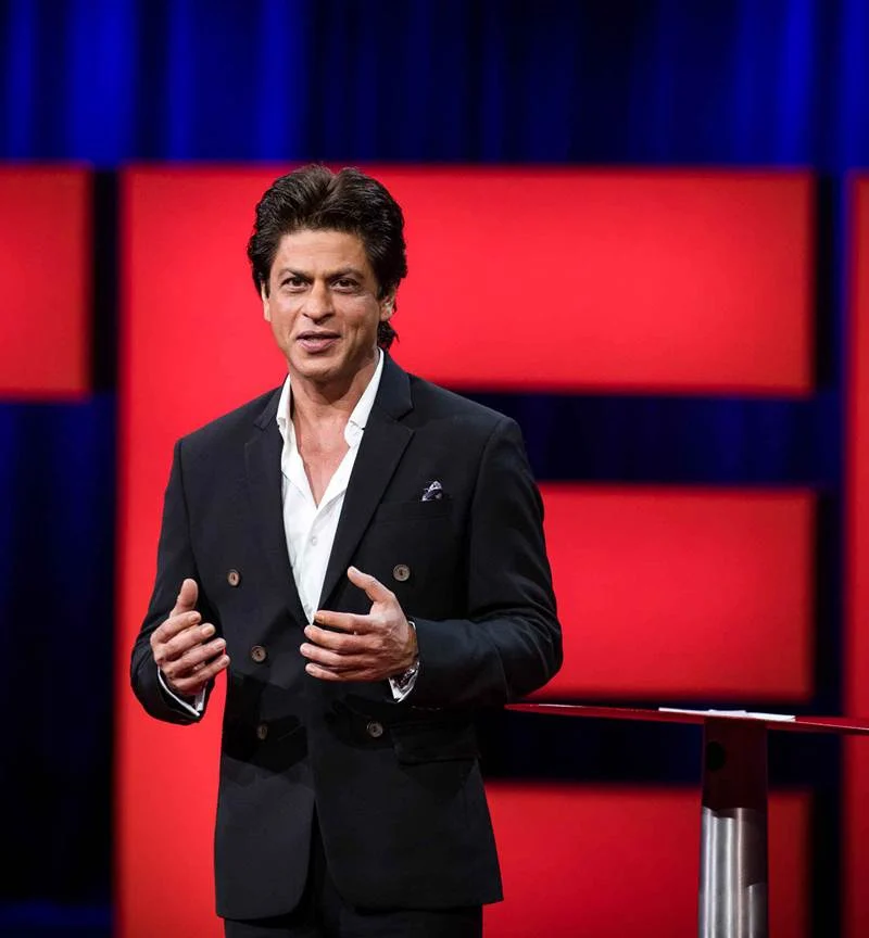 Appropriate hand gestures while talking are important, and Shah Rukh Khan does it right