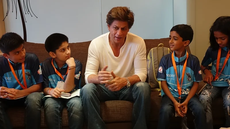 Shah Rukh Khan meets survivors of childhood cancer at Mannat before they leave for World Children’s Winners games