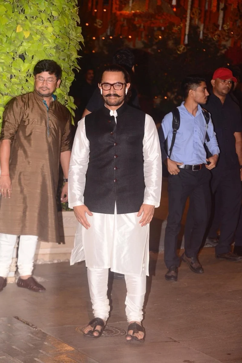 Aamir Khan at Mukesh Ambani’s house. Photo By: Viral Bhayani