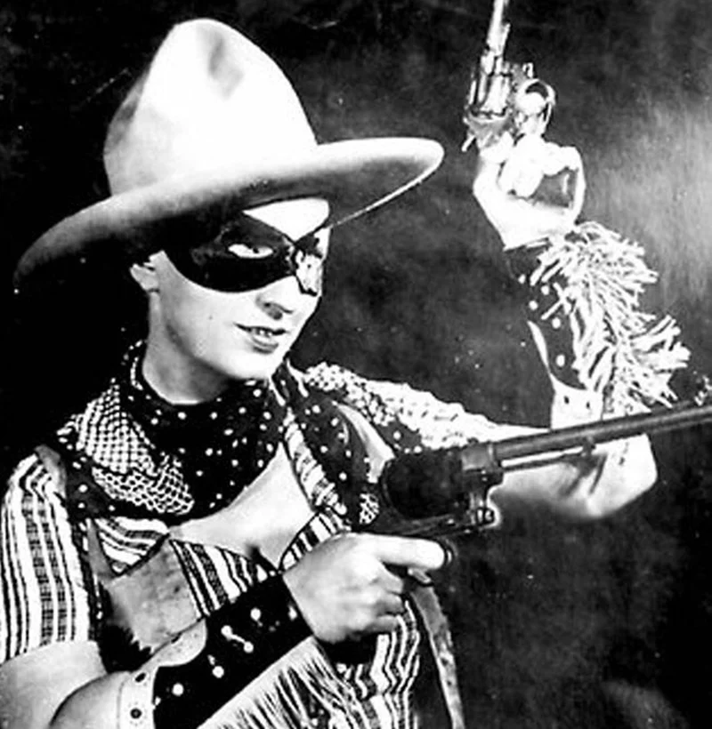 Superheroes and other flying objects