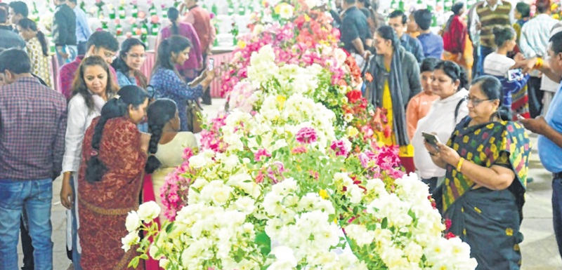 Indore: 20,000 people visit rose show