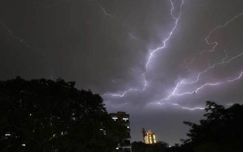 Chhindwara: Three killed in lightning strike amid rains - Vimarsana News