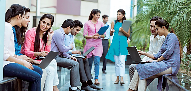 Coworking firms take on lease 21% more office space in 2021; provide nearly 79k desks to corporates - Vimarsana News