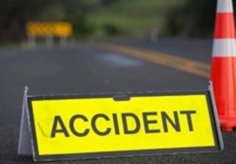 Indore: Youth rams into stationary mini-truck, driver booked - Vimarsana News