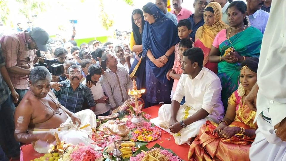 Kerala Mosque Hosts Hindu Wedding Twitter Hails God S Own Country