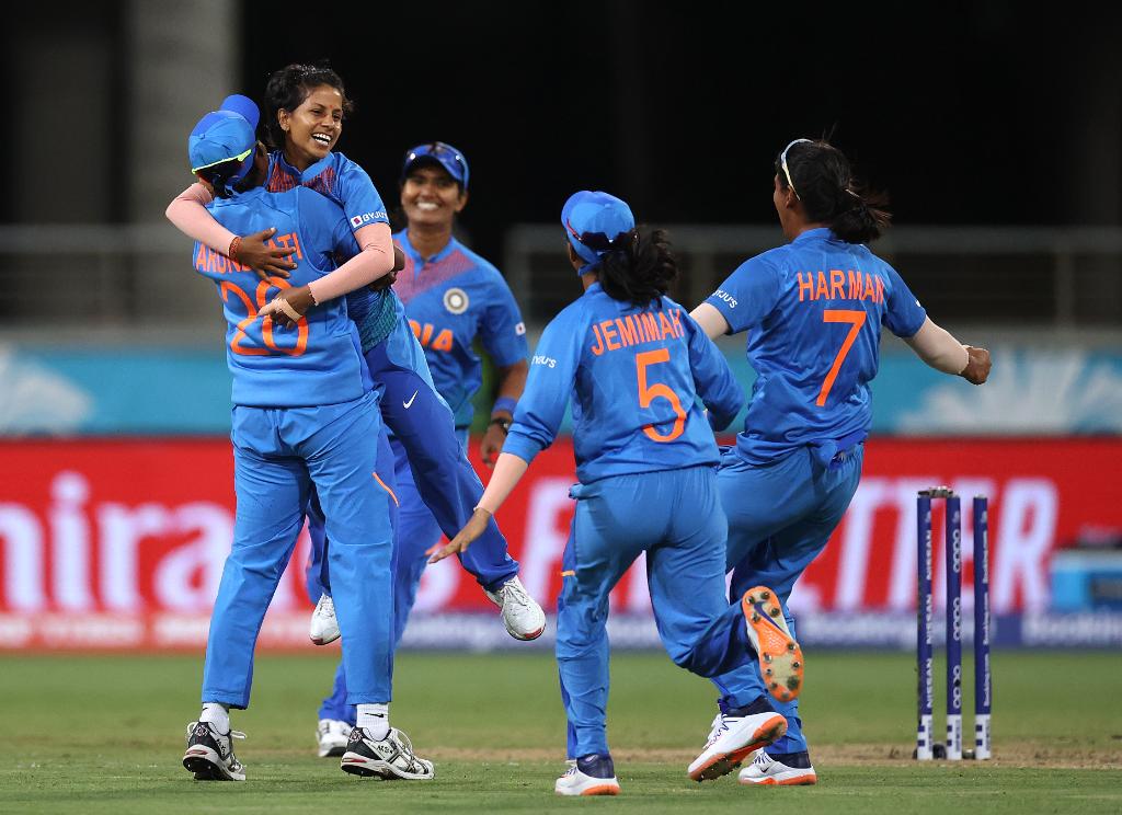 Bhopal: Nikita's all-round performance helps Bhopal Girls B team take 1-0 lead - Vimarsana News