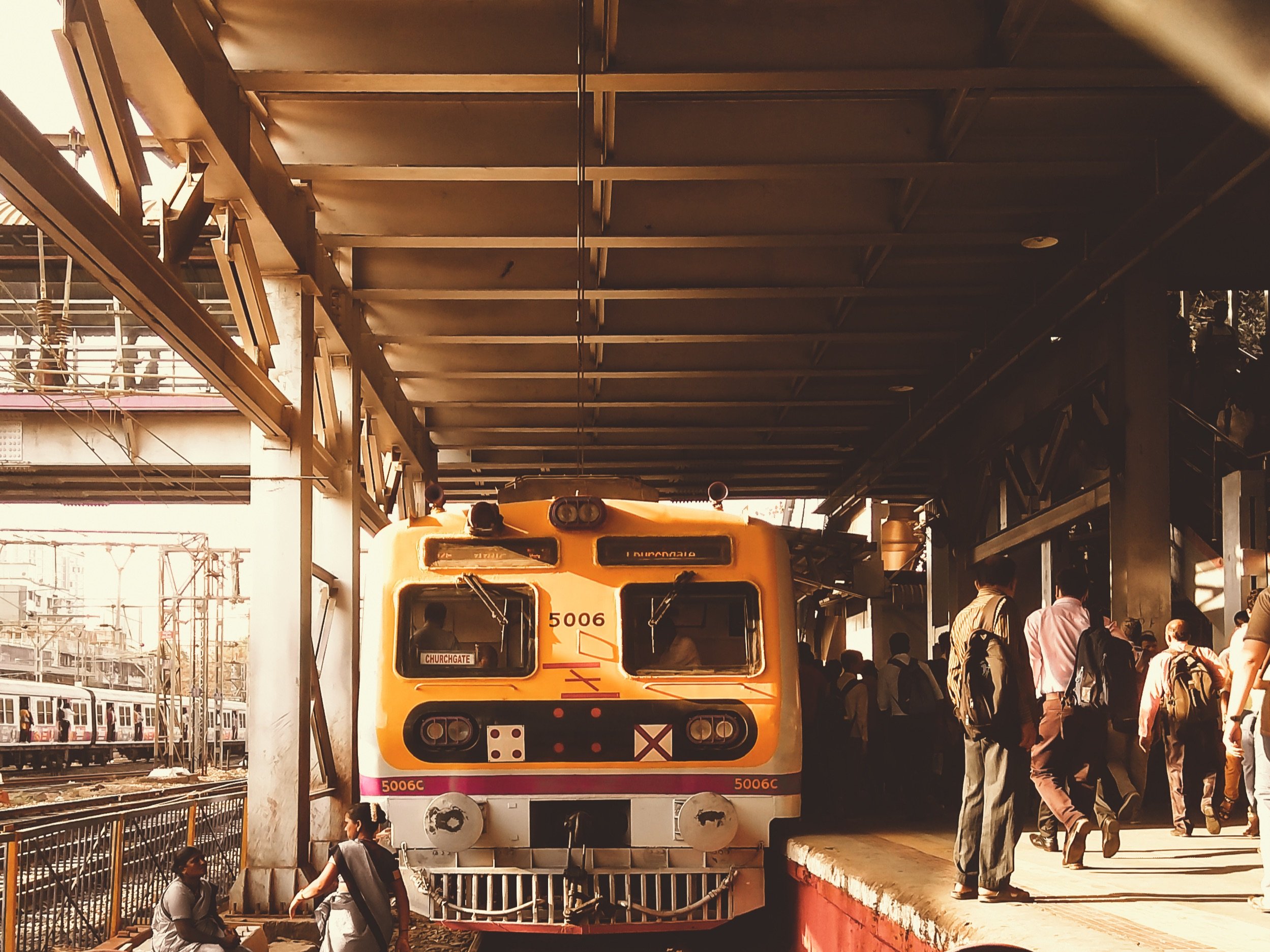 Mumbai: As daily passenger count increases, Western railway plans to upgrade 27 of its services from 12-car to 15-car - Vimarsana News
