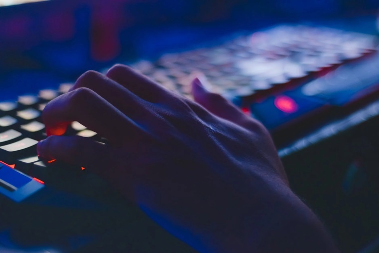 COVID-19: Data of thousands of Indians, health workers allegedly stolen online by cyber-criminals, claims report - Vimarsana News