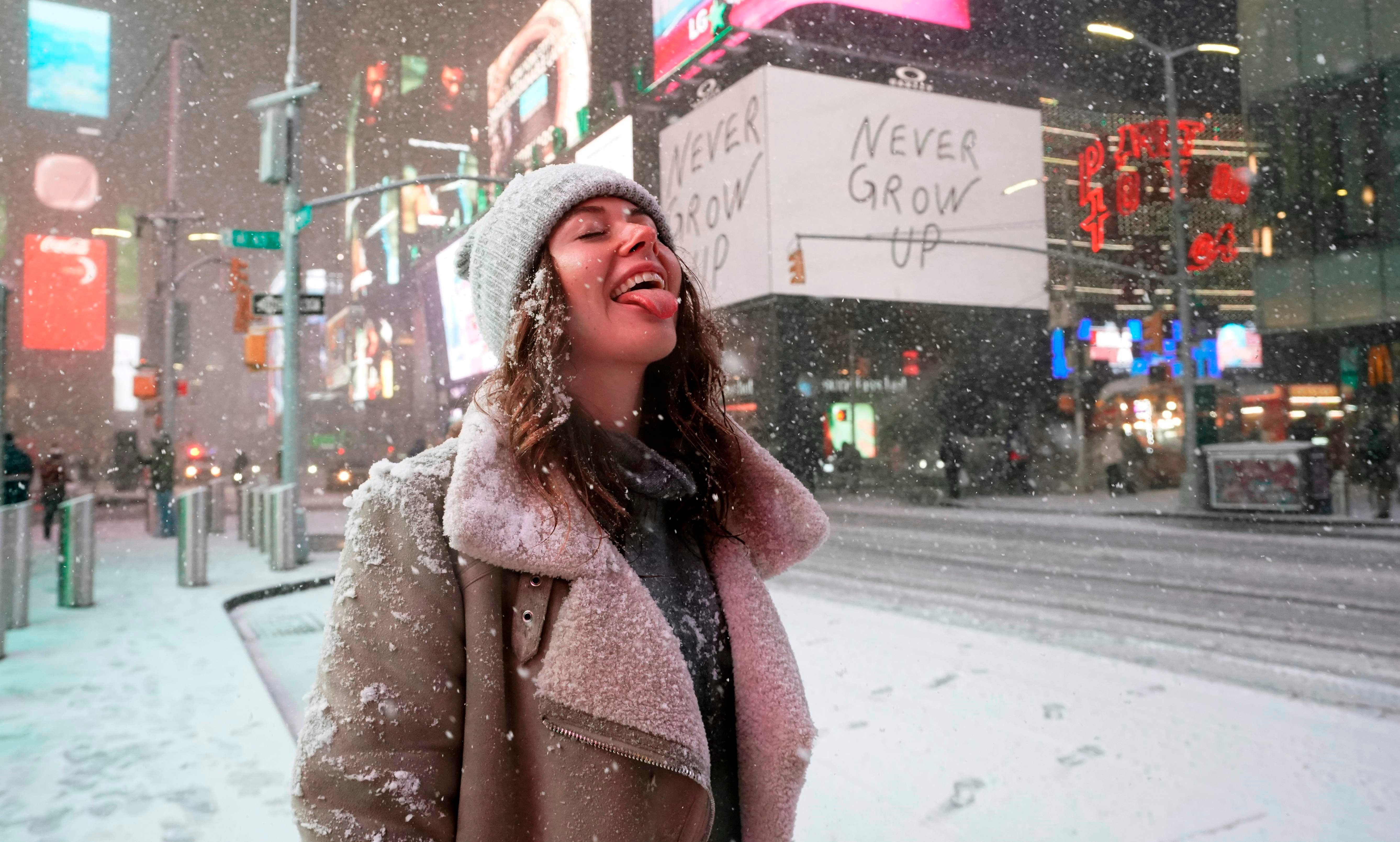 Major snowstorm Gail blankets America