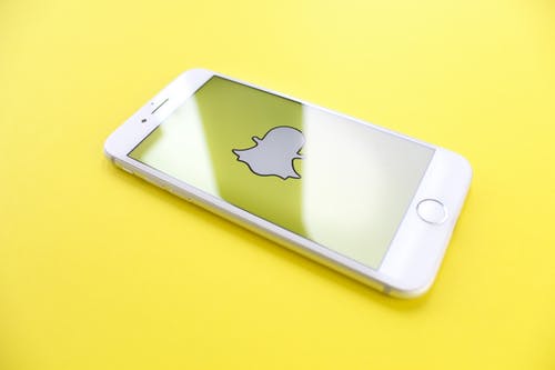 Snapchat garners 319 mn daily active users, up 20% growth on-year - Vimarsana News