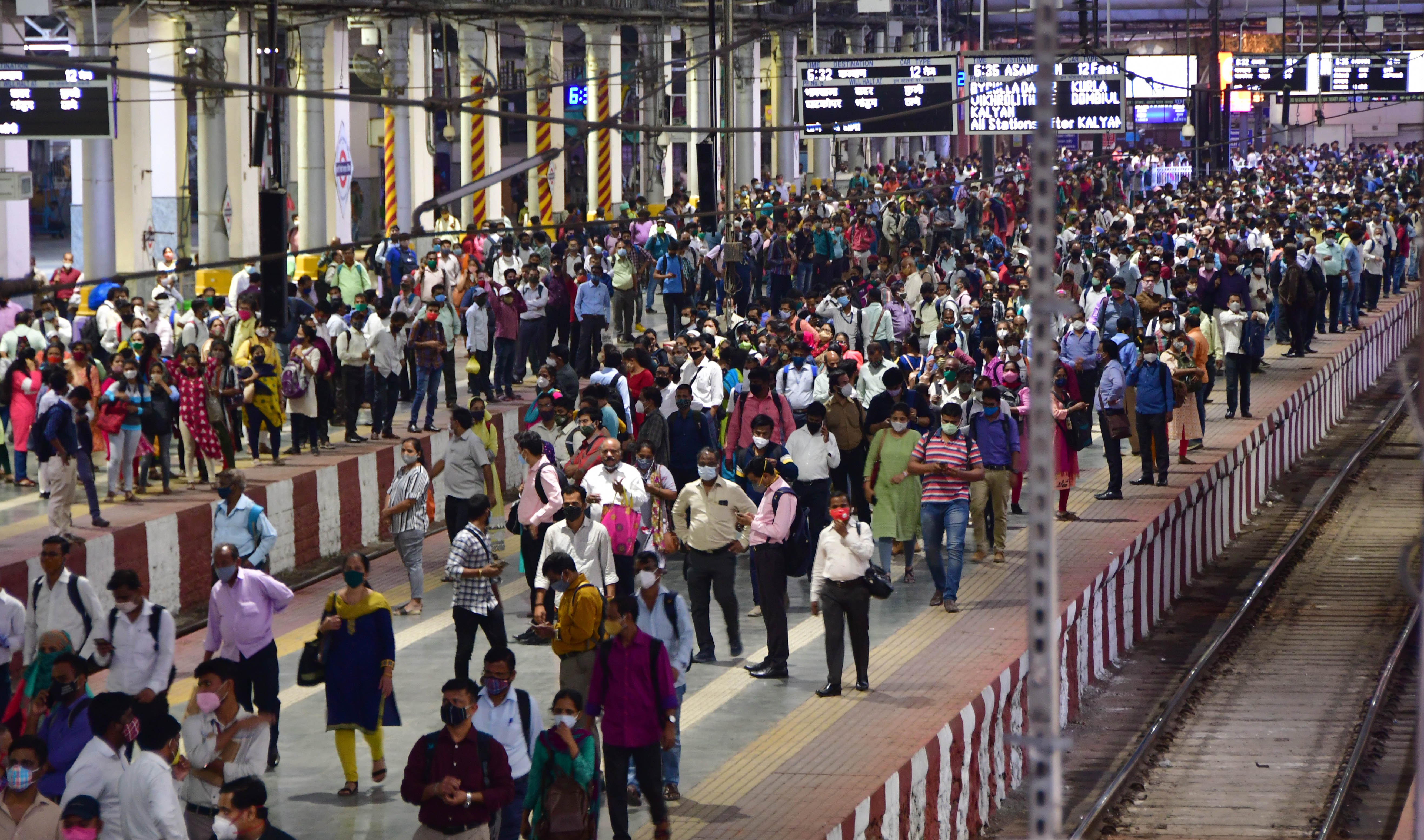 Mumbai: Central Railway Special Team detects 27.46 lakh cases of ticketless, irregular travelers; earns revenue of Rs 164.04 crore - Vimarsana News