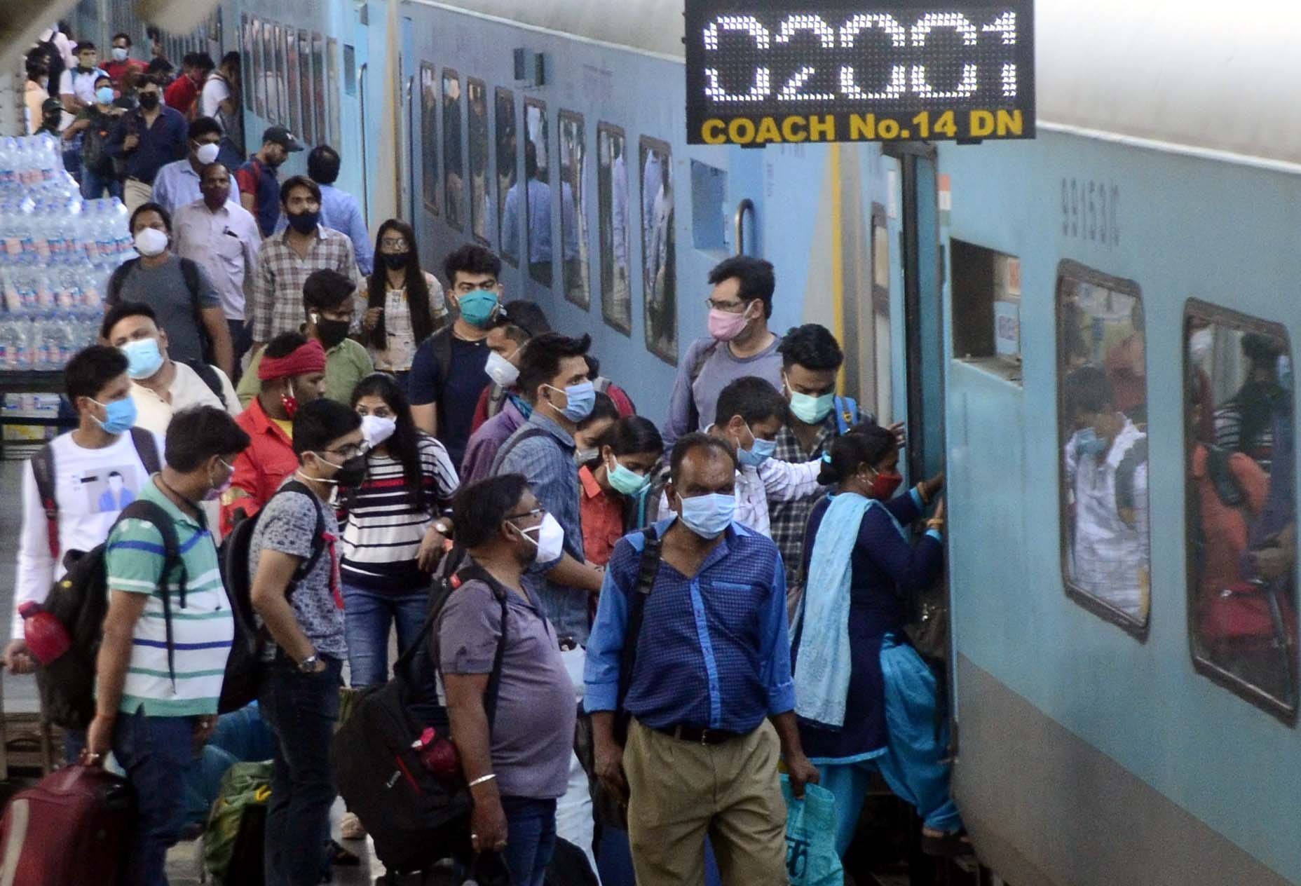 Madhya Pradesh: Superfast special Vadodara -Jhansi weekly train to clear festive rush - Vimarsana News