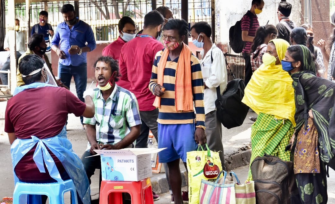 West Bengal reports 21,098 new COVID-19 cases, tally rises to 17,95,430 - Vimarsana News