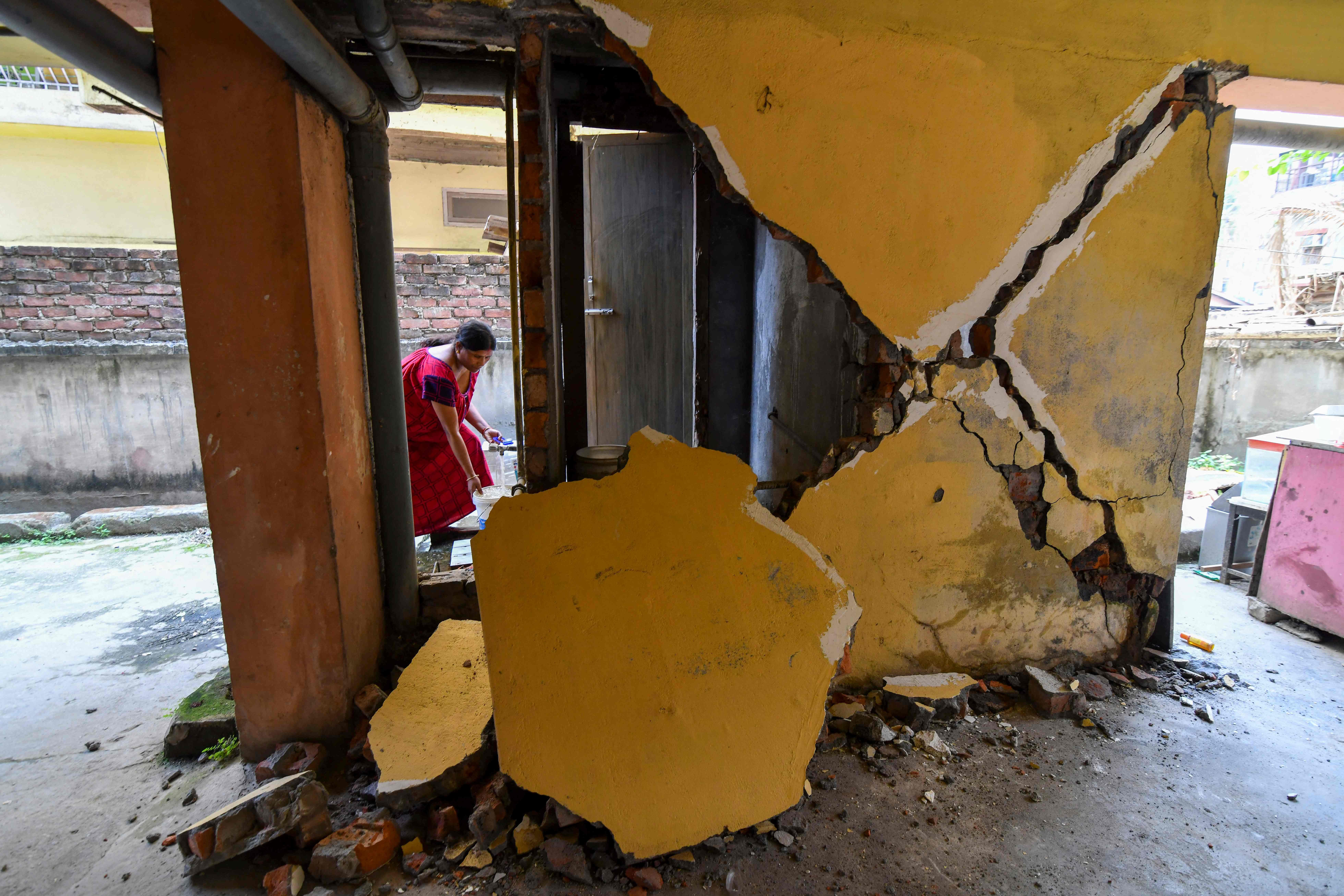 2 killed in Ambernath wall collapse - Vimarsana News
