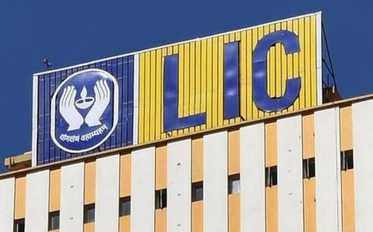 LIC gets RBI nod to raise holding in IndusInd Bank to 9.99% - Vimarsana News
