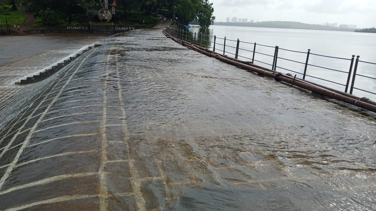 Watch video Vihar lake overflows as heavy rains continue to pound