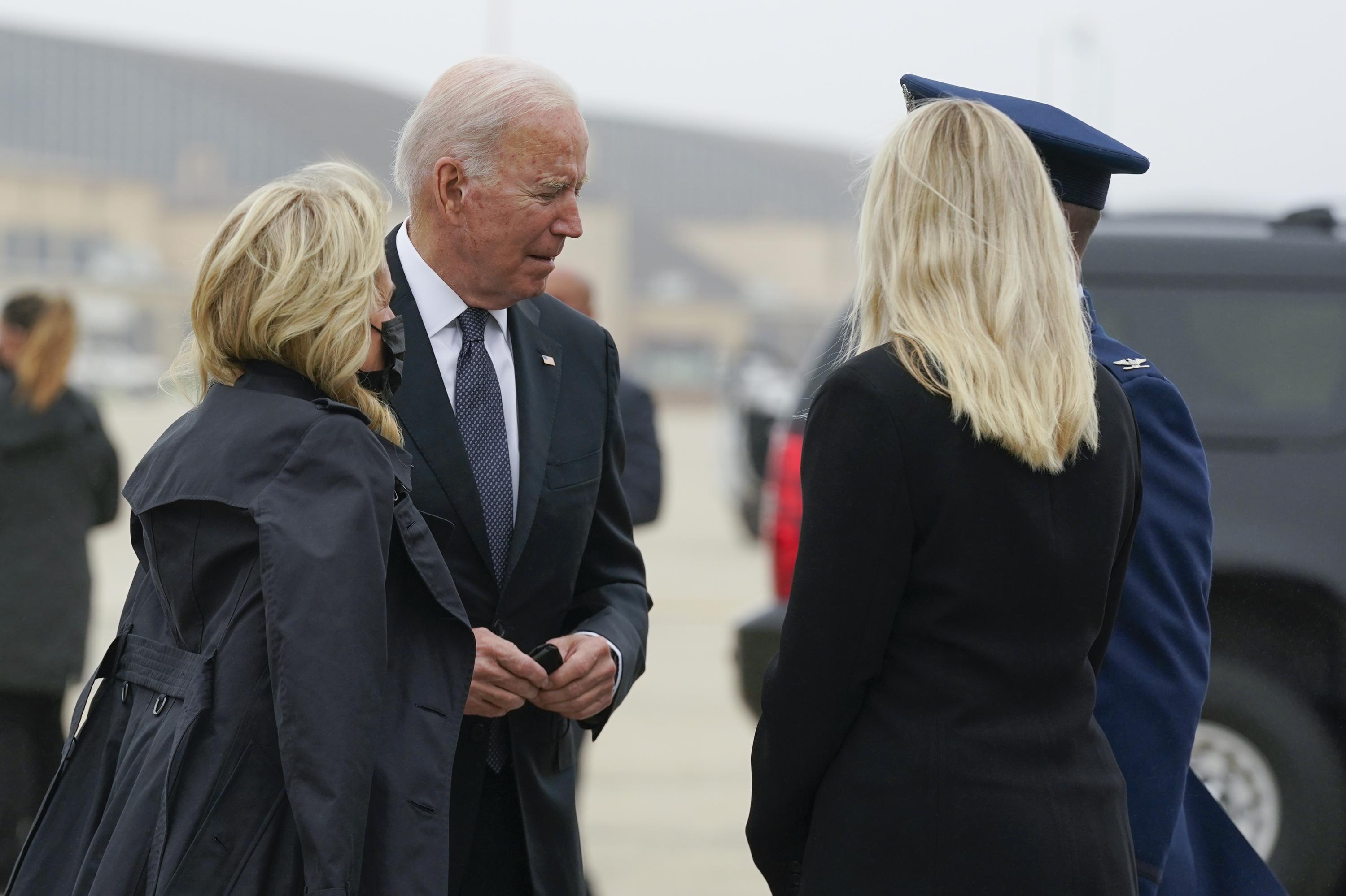 Joe Biden visits US military base to pay respects to 13 soldiers killed in Kabul attacks - Vimarsana News