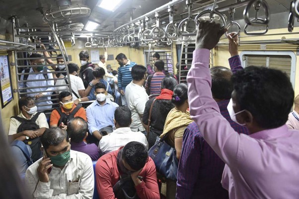 Good news for Mumbaikars! Railways, Maharashtra govt working towards restarting mobile ticketing - Vimarsana News
