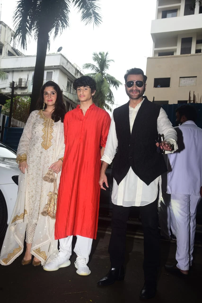 Sanjay and Maheep with Jahaan