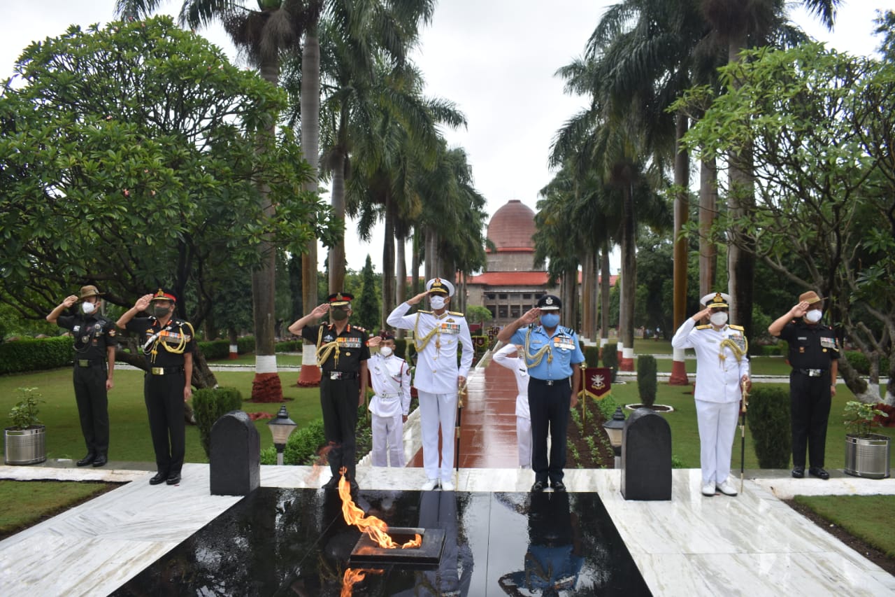 Pune: Three service chiefs, course-mates, visit alma mater NDA - Vimarsana News