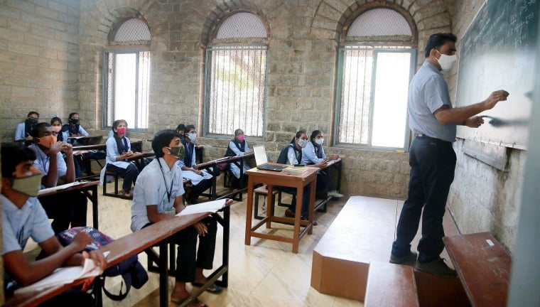 Singrauli: One teacher's dedication was the only hope for students in district - Vimarsana News