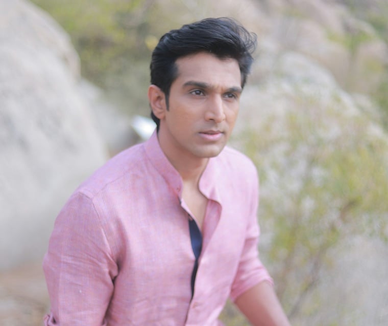 'Hindi film industry has started showing faith in me now': 'Scam 1992' actor Pratik Gandhi - Vimarsana News