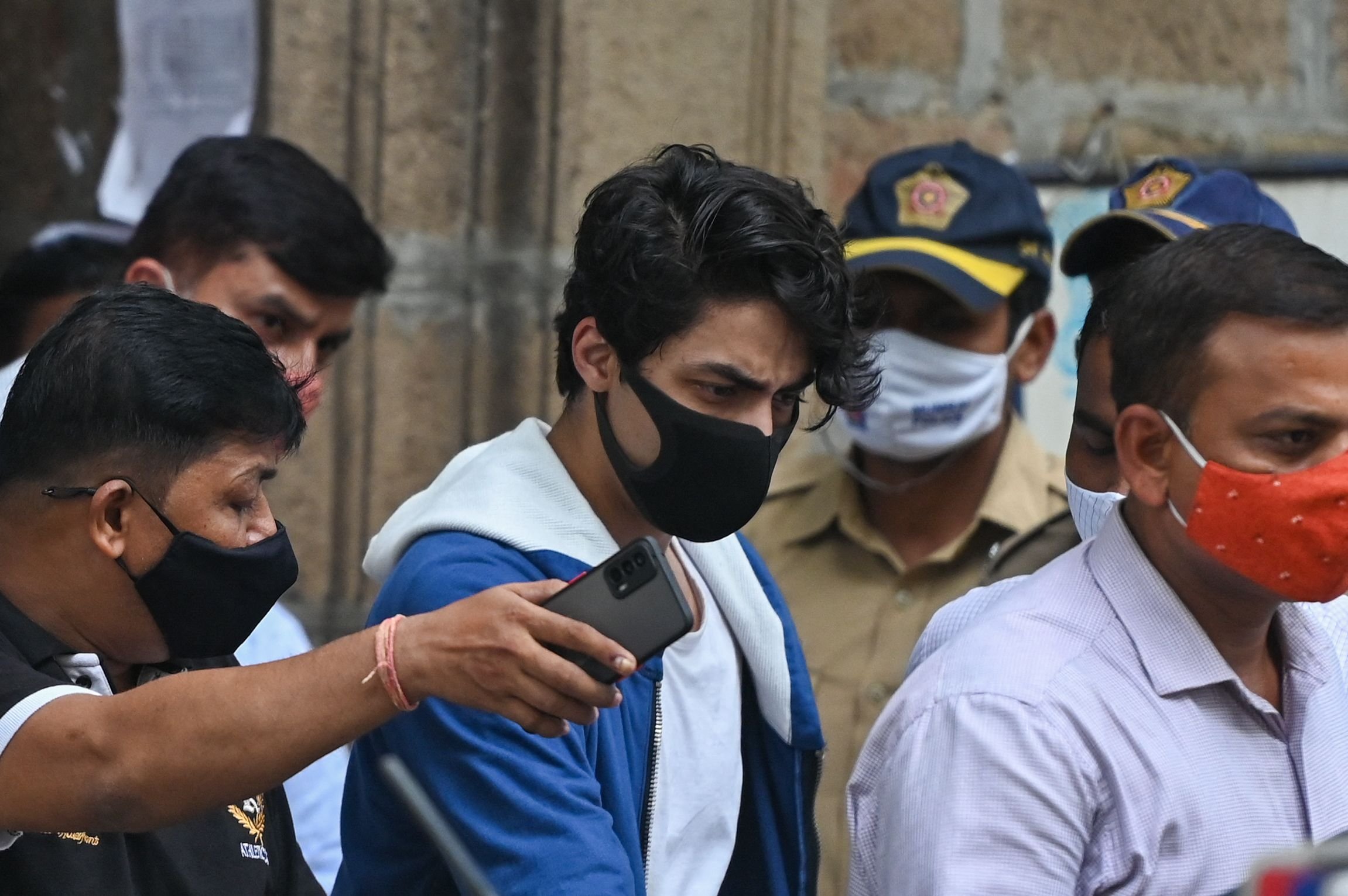 Mumbai cruise drugs bust: Arrest memo did not specify grounds of arrest, NCB broke all rules, Bombay HC told - Vimarsana News